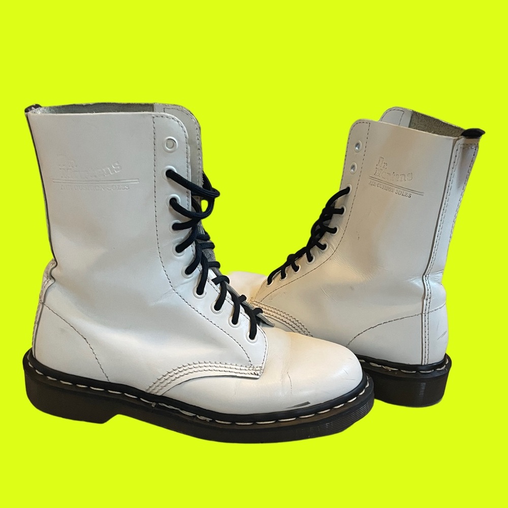 RARE Vintage 90s White Dr Martens 1490 w/white eyelets&stitching MADE IN ENGLAND